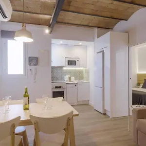 Ola Living Camp Nou Apartman