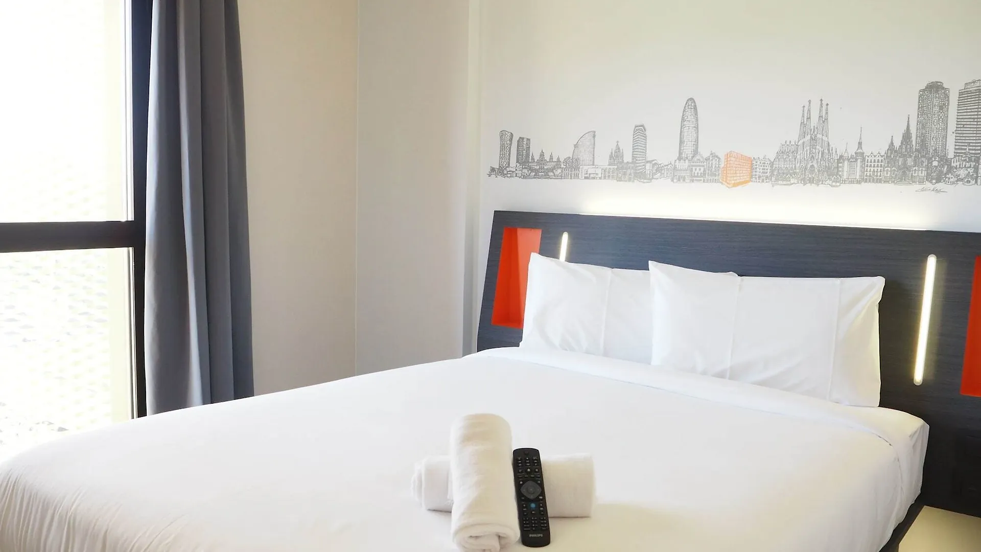 Easyhotel Barcelona Fira Hospitalet de Llobregat 2*,